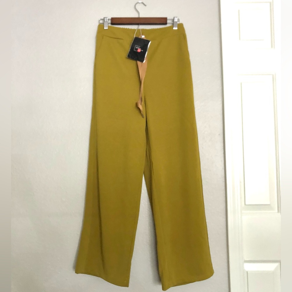 NWT Elegant Mustard Wide-Leg Pants - Picture 1 of 9